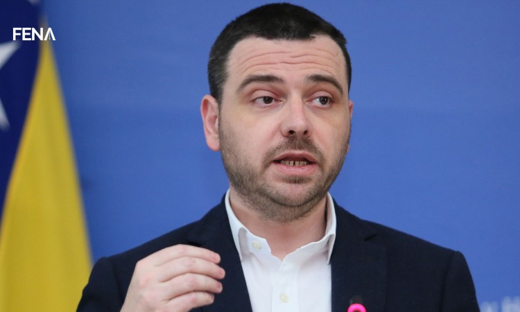 Magazinović: Razjasniti priču o direktnoj nabavci vakcina
