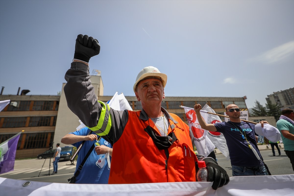 Sindikalisti ispred zgrade Vlade FBiH: Siguran radnik je najbolji radnik