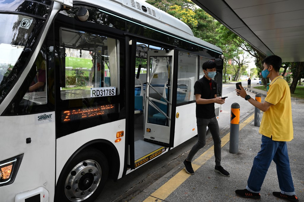 U Singapuru se testira samovozni autobus