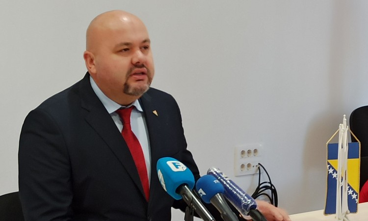 Sivro: Prosvjetni radnici u KS-u se neće vraćati u škole dok se ne vakcinišu
