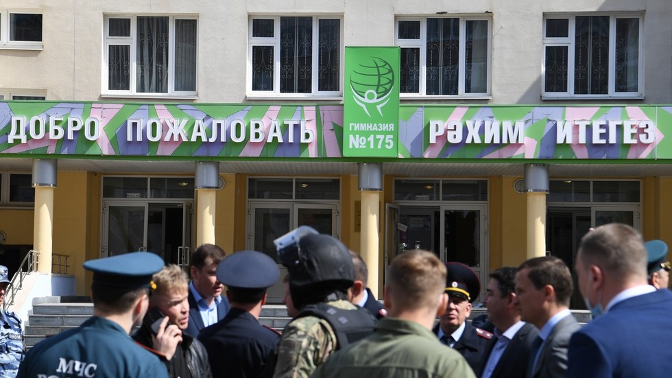 Pucnjava u školi: Putin naredio izmjenu pravila o nošenju oružja