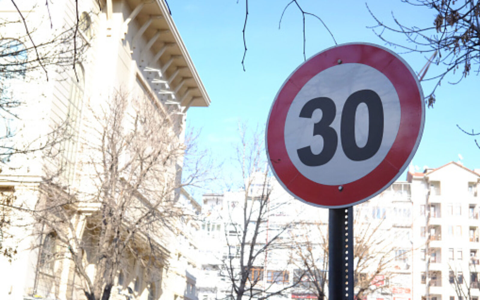 Španija smanjila brzinu vožnje u gradovima na 30 km/h