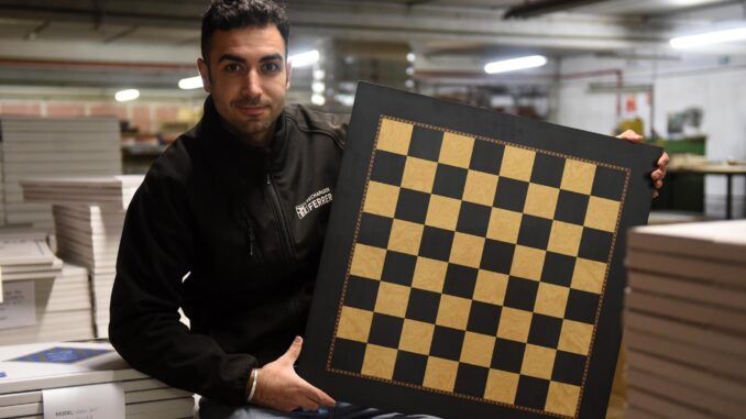 Pomama za španjolskim šahovskim pločama nakon 'cameo uloge' u "Daminu gambitu"