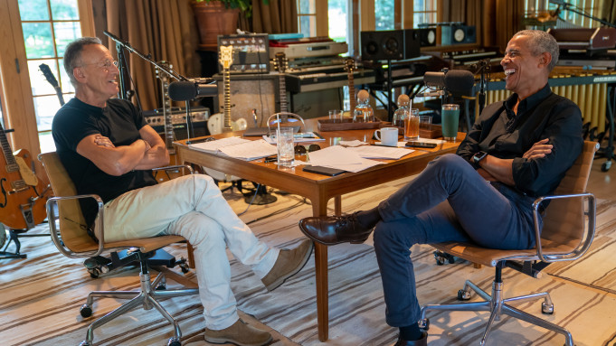 Barack Obama i Bruce Springsteen u neviđenom podcastu