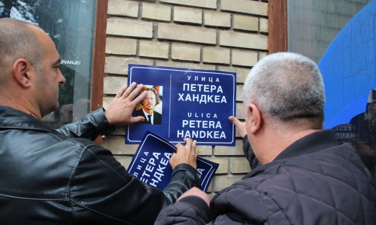 U Srebrenici nove provokacije i vrijeđanje žrtava genocida