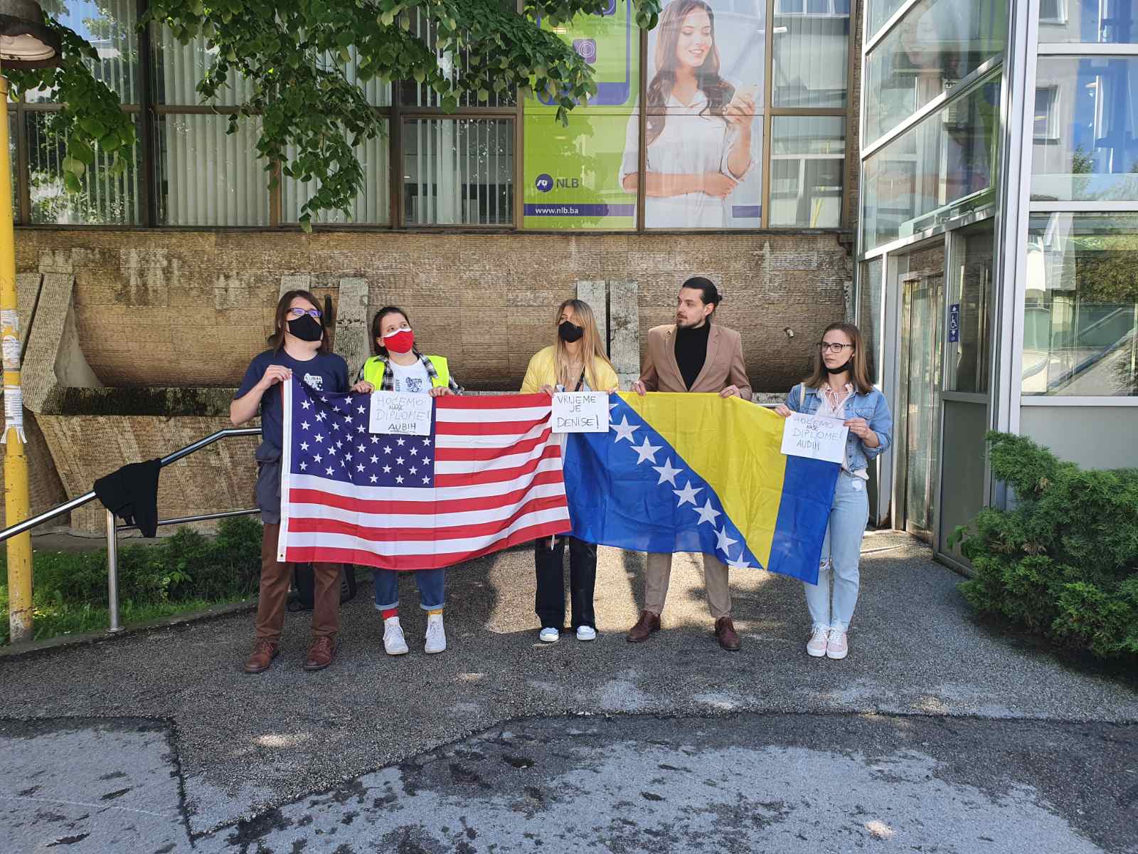 Studenti Američkog univerziteta u BiH godinu dana čekaju diplome