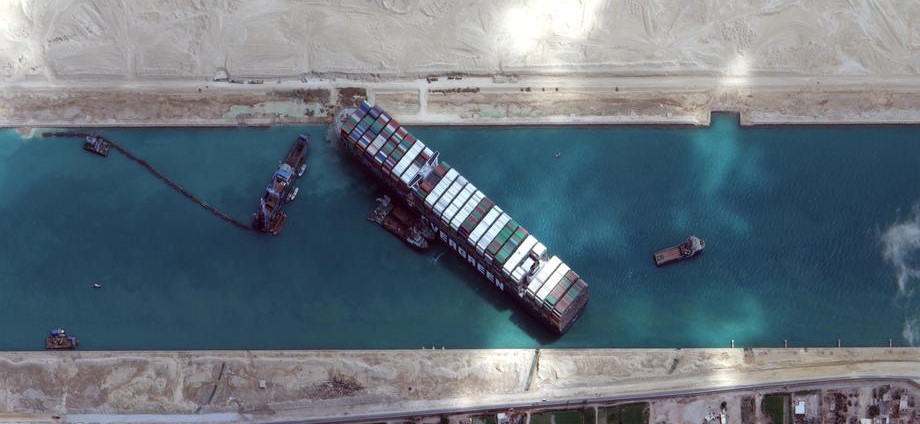 Pokrenut teretni brod koji danima blokira Suecki kanal