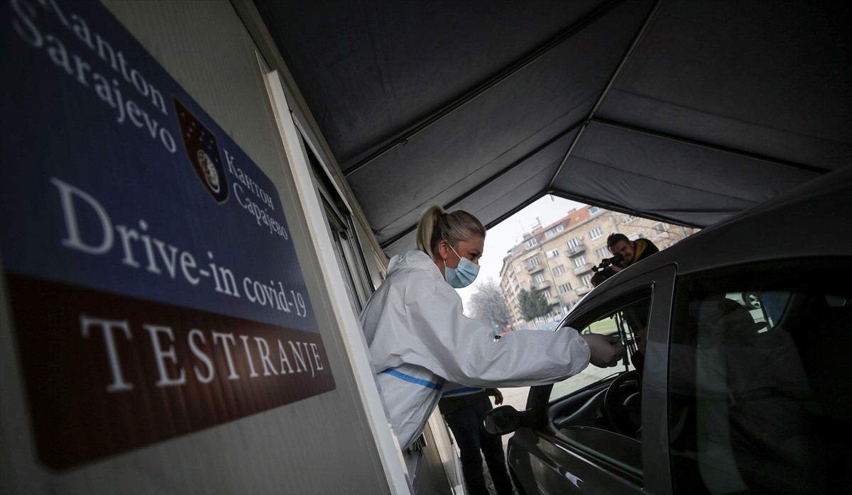 U Sarajevu počelo “drive-in“ testiranje na koronavirus