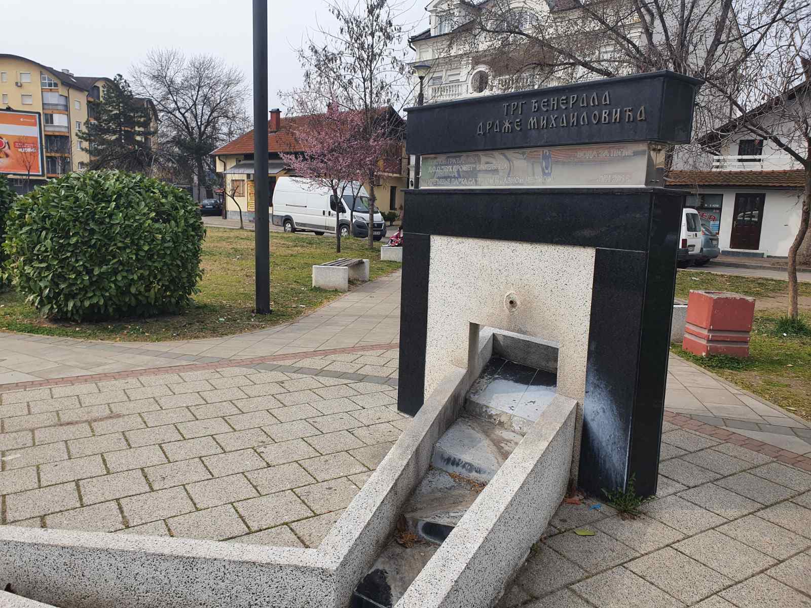 Igara bez hljeba - Bijeljina dobija bistu Draže Mihailovića