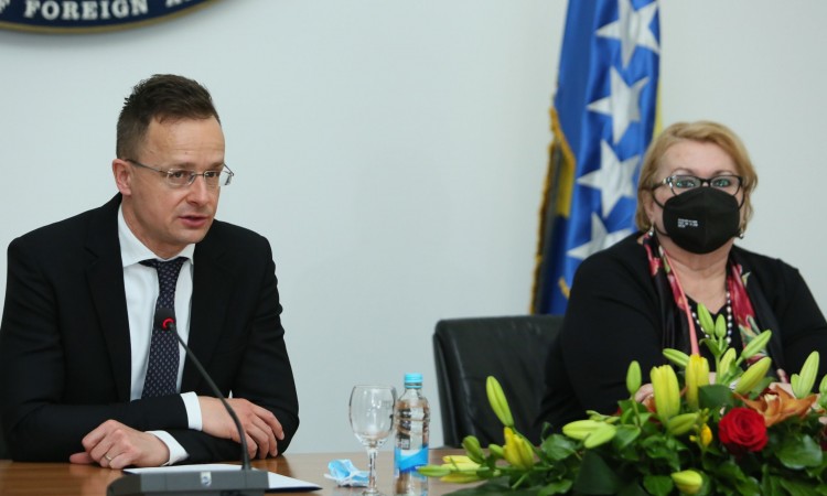 Turković i Sijarto: Zakazao COVAX mehanizam