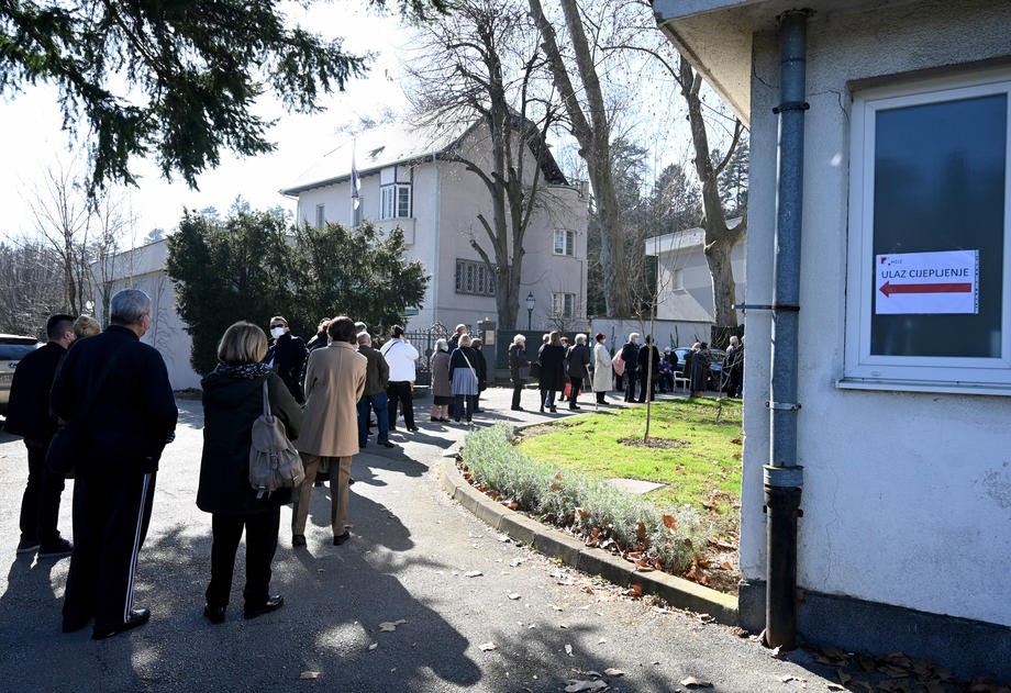 Hrvatska nastavlja imunizaciju protiv COVID-a cjepivom AstraZeneca