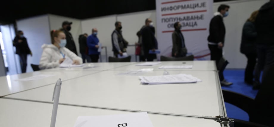 U Srbiji na snazi nove mjere, počinje organizirano cijepljenje studenata