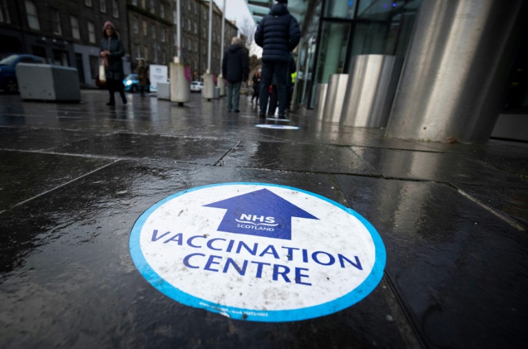 UK će dati građanima potvrde o cijepljenju, ako ih traže druge države