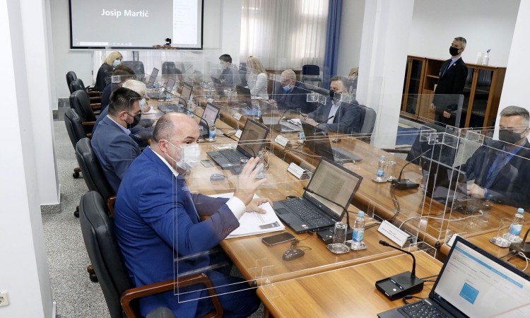 Za izgradnju brzih cesta i autocesta 118,2 milijuna maraka