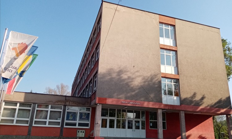 Maturanti osnovnih i srednjih škola u ZDK-u od danas ponovo u klupama