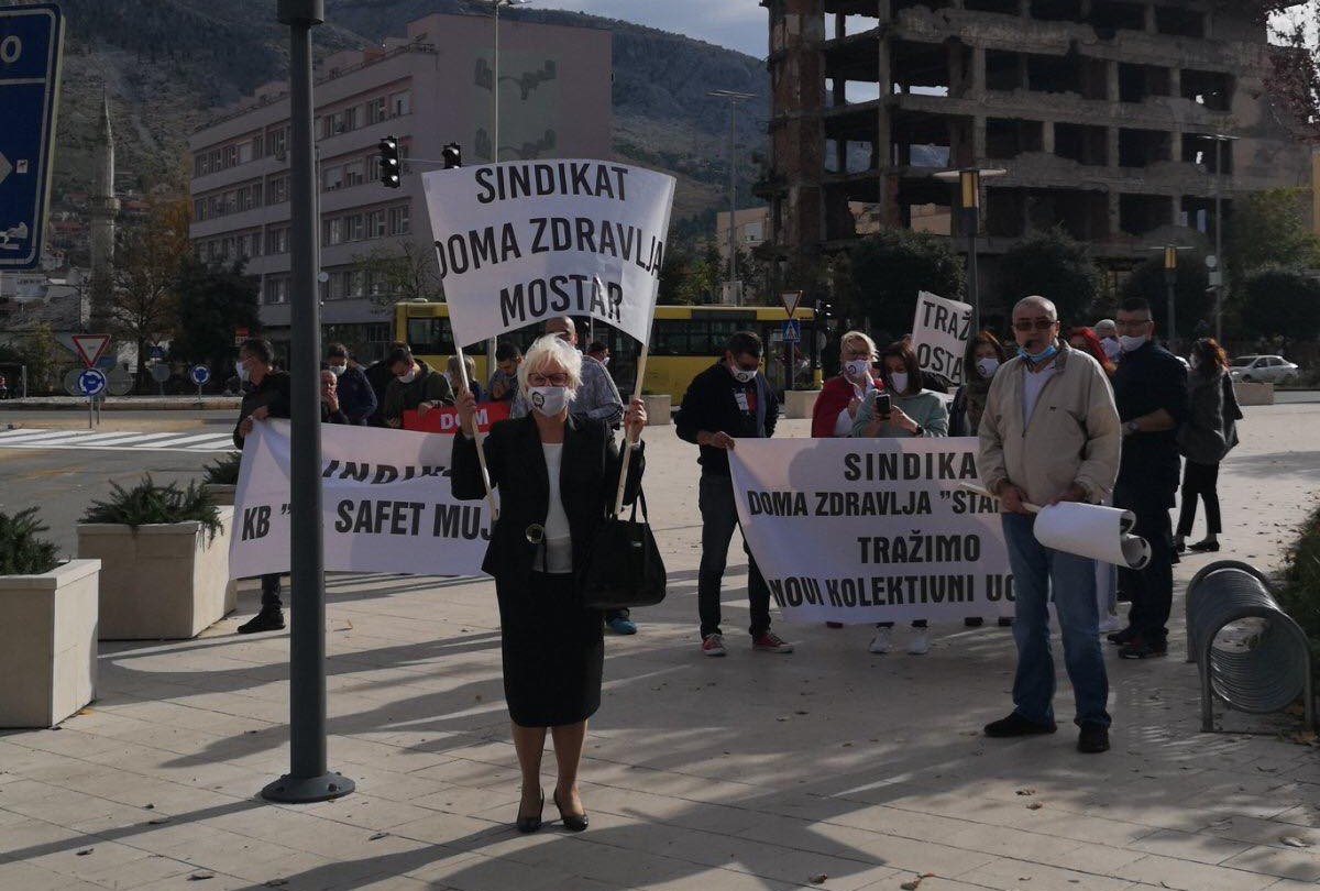 Prosvjedna šetnja zdravstvenih djelatnika u HNK