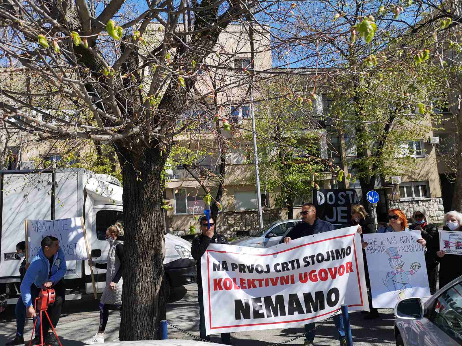 Zdravstveni djelatnici HNK: Sramotno je šta nam se radi