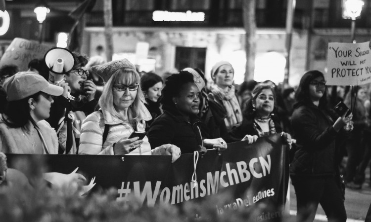 Žene u 2020. izgubile najmanje 800 milijardi dolara prihoda