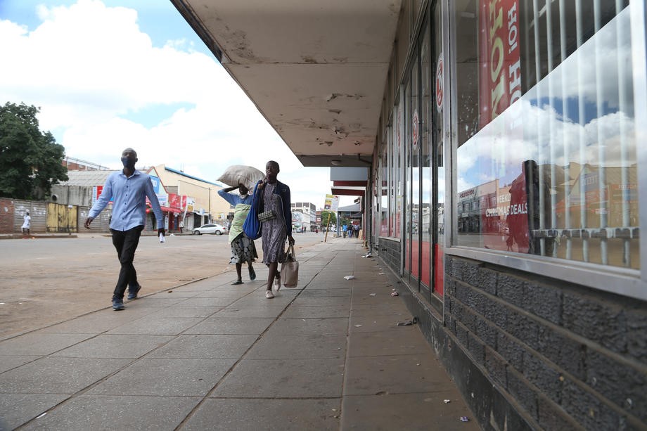 Prošle sedmice u Zimbabveu privedeno 10.000 ljudi jer nisu nosili maske