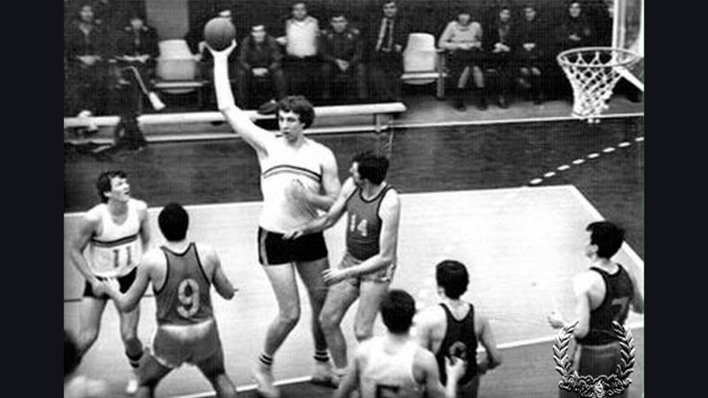 Na današnji dan preminuo najviši košarkaš u historiji