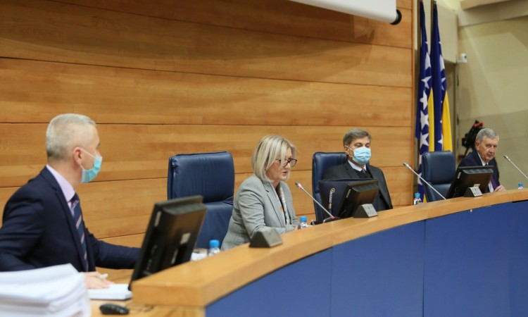 Državni poslanici podržali uvođenje "instituta mirovanja mandata"