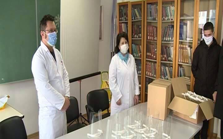 Goražde: Učenici srednjih škola izradili maske i vizire za zdravstvene radnike