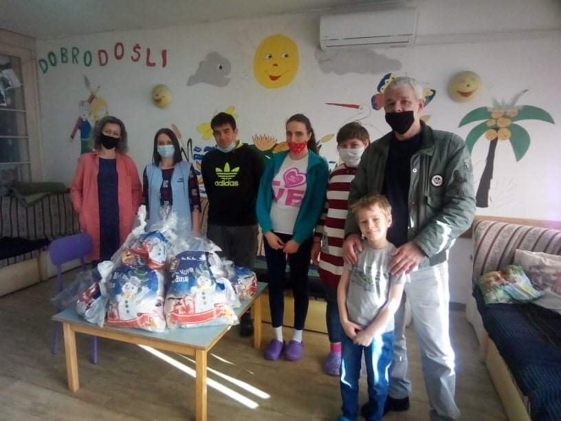 'Otvoreno srce'' iz Tuzle uručilo novogodišnje paketiće djeci sa poteškoćama u razvoju