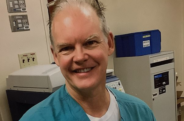 Ljekar preminuo dvije sedmice nakon vakcinacije protiv COVID-19?