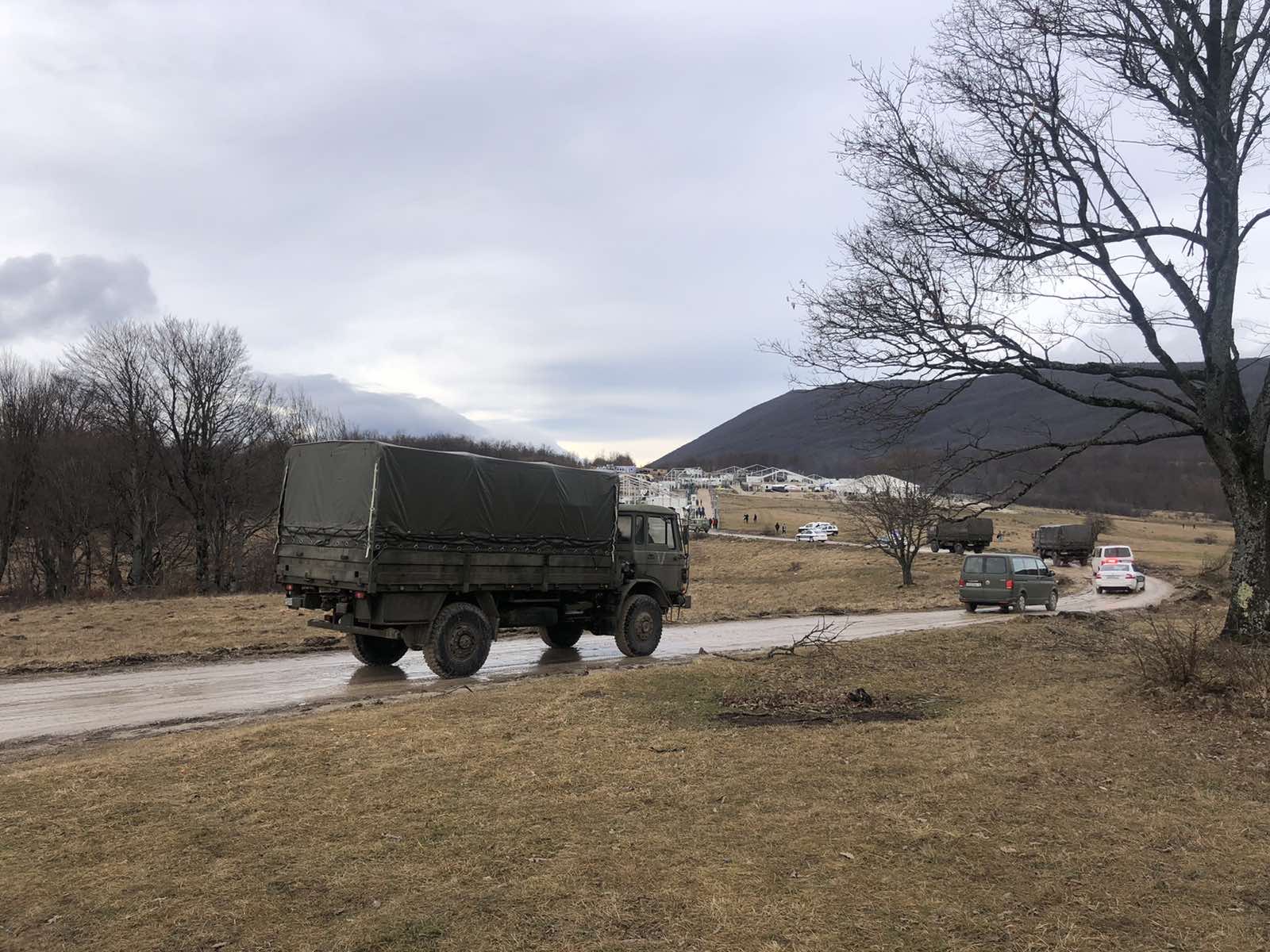 Spas od hladnoće: Oružane snage BiH postavile šatore za migrante