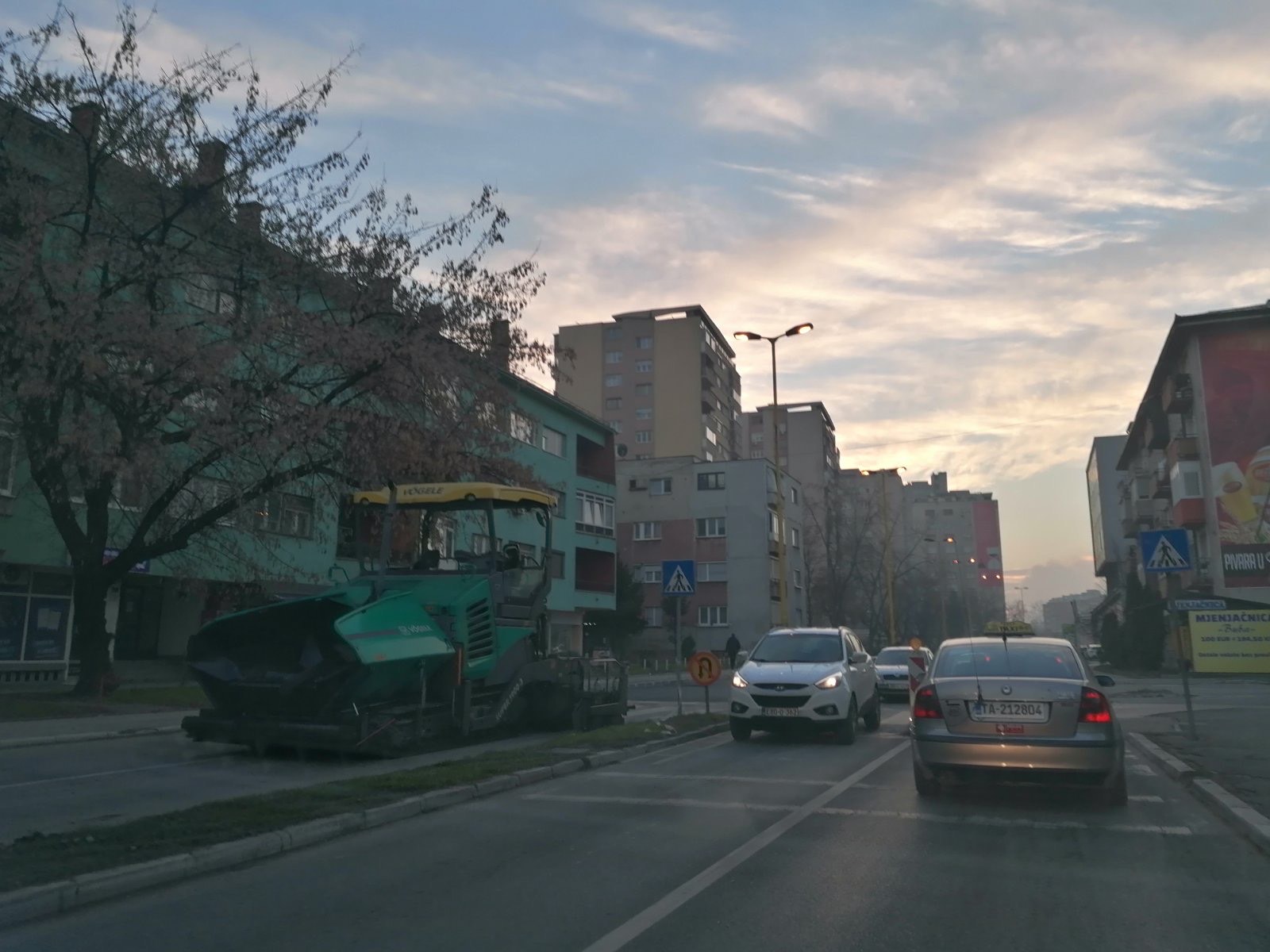 Nakon višemjesečnih radova počelo asfaltiranje Rudarske ulici u Tuzli