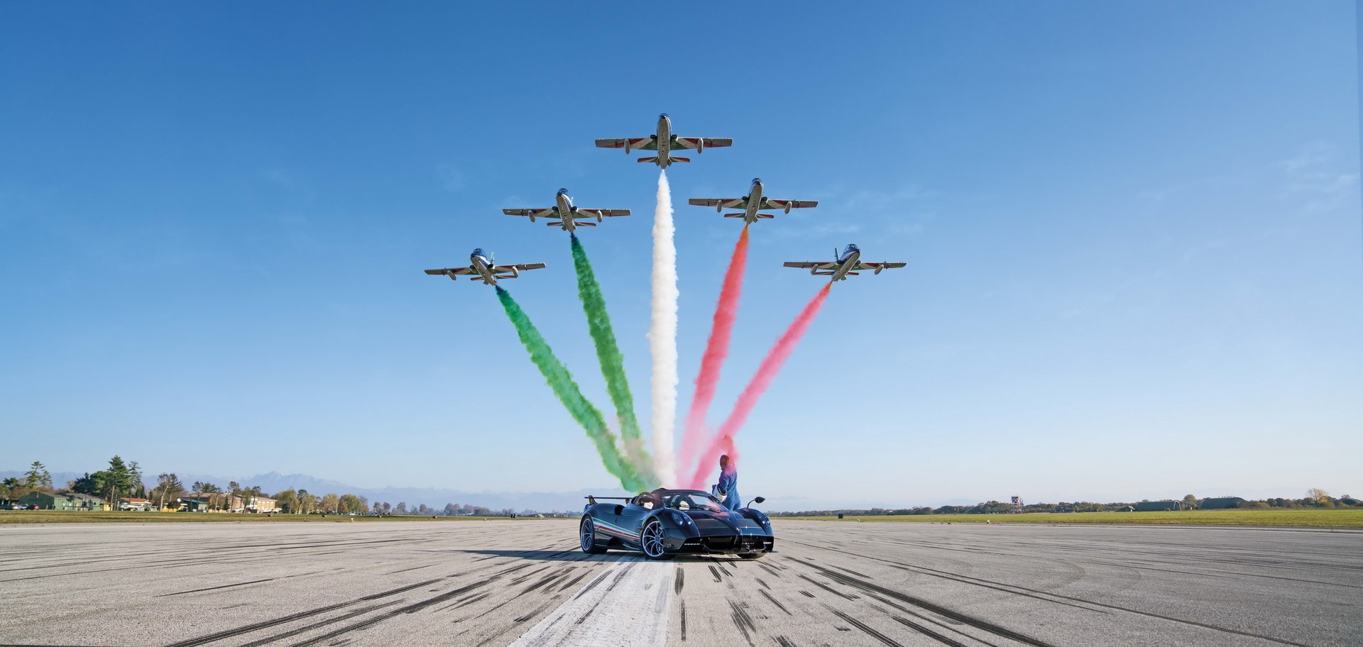 Pagani Huayra Tricolore, superautomobil posvećen akrobatskim avionima VIDEO/FOTO