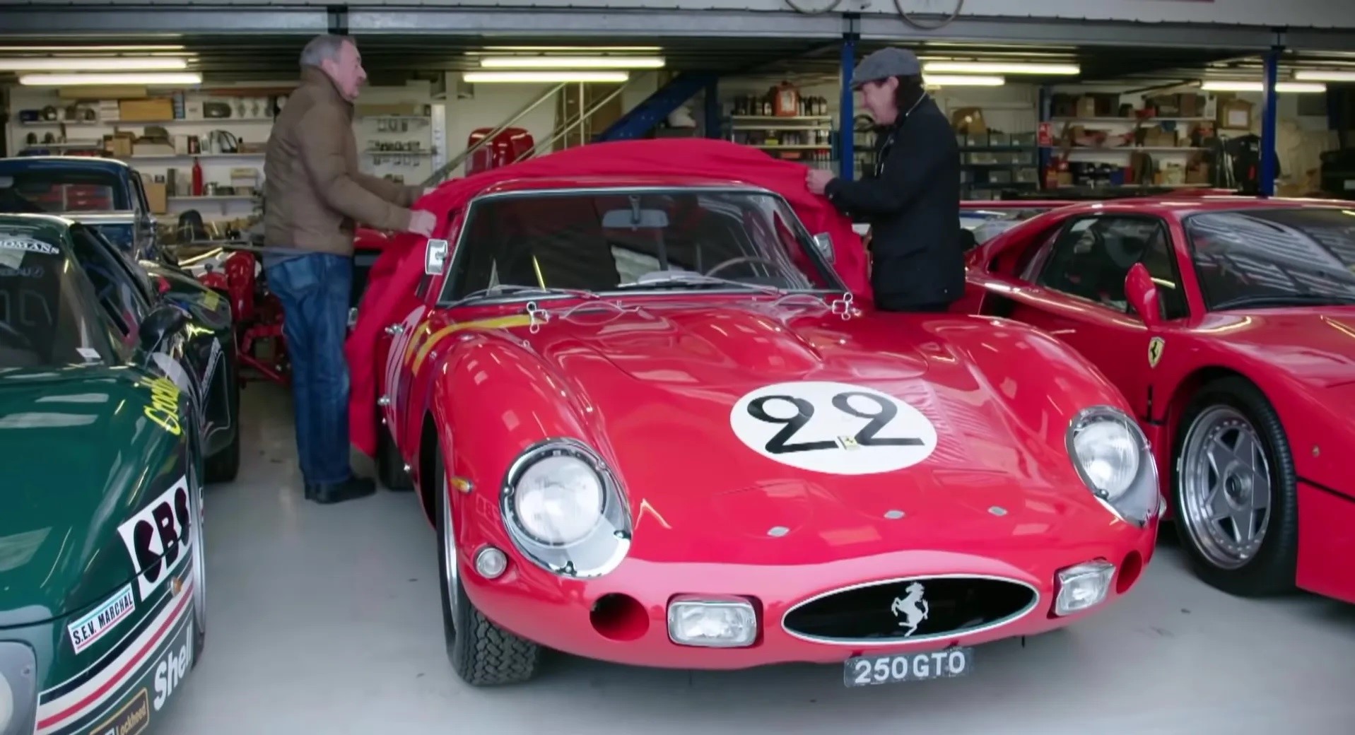 Legende u Ferrariju 250 GTO: Pogledajte vožnju bubnjara Pink Floyda i pjevača AC/DC-a! VIDEO
