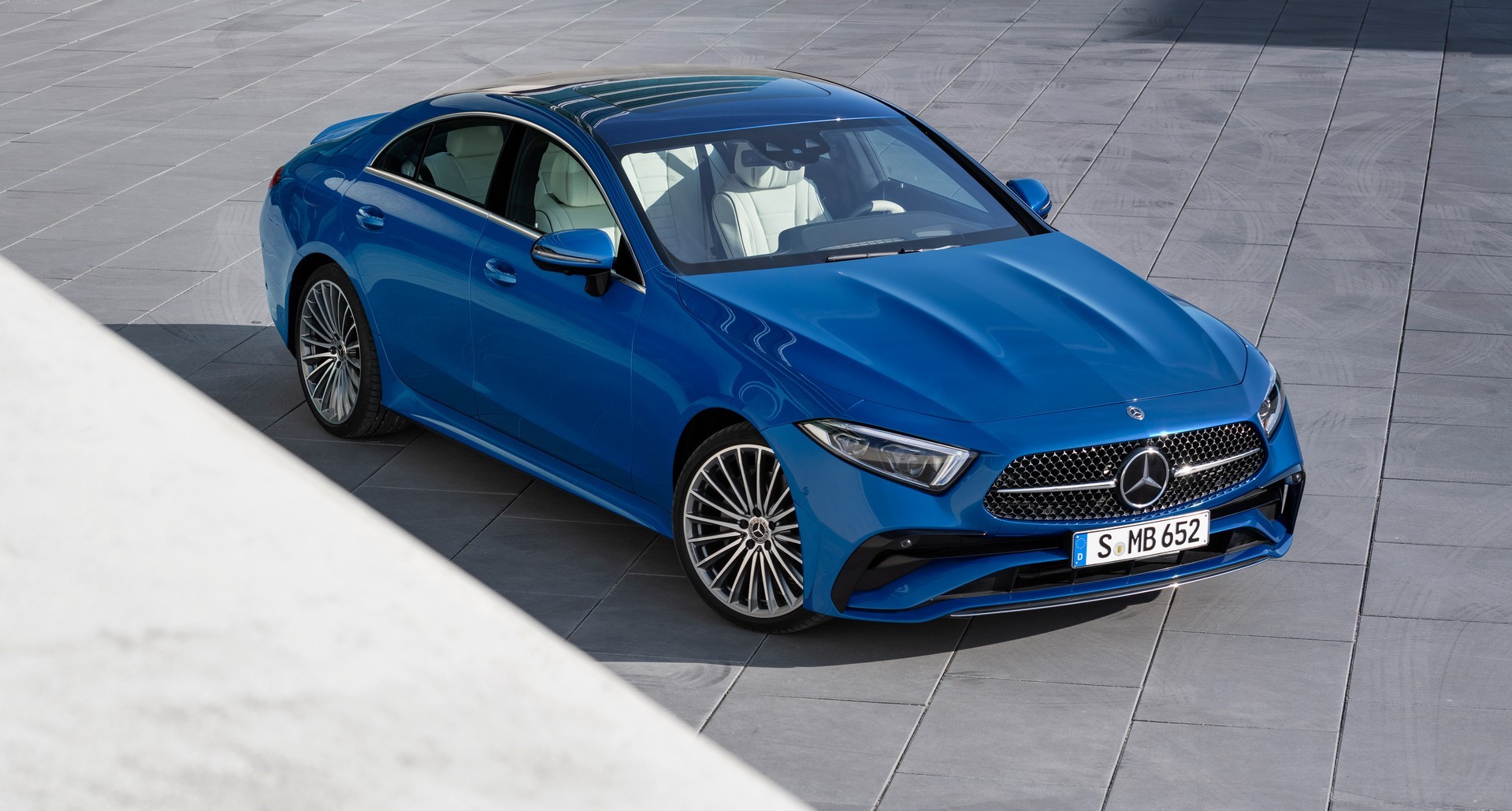 Mercedes je osvježio CLS i najavio brutalnu AMG izvedbu