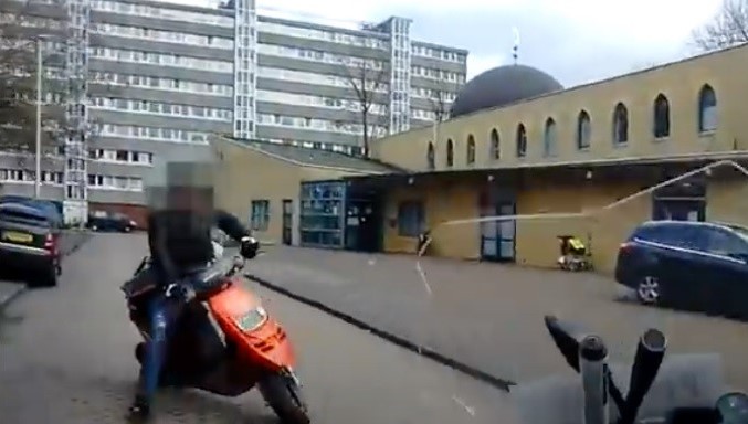 Skuter protiv policijskog motocikla, pogledajte nevjerojatnu potjeru!