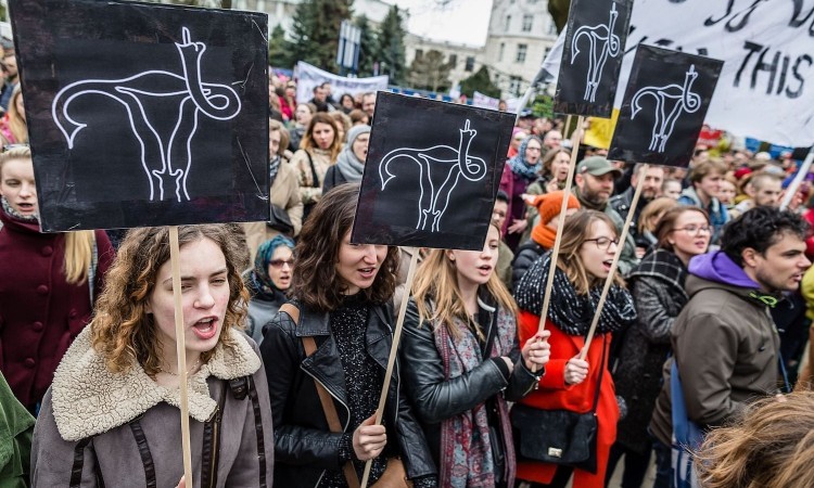 Treću noć zaredom protesti u Poljskoj zbog zabrane pobačaja