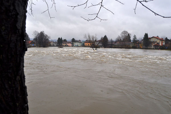 BiH: Nivo Une u Bihaću četiri centimetra ispod kritične tačke