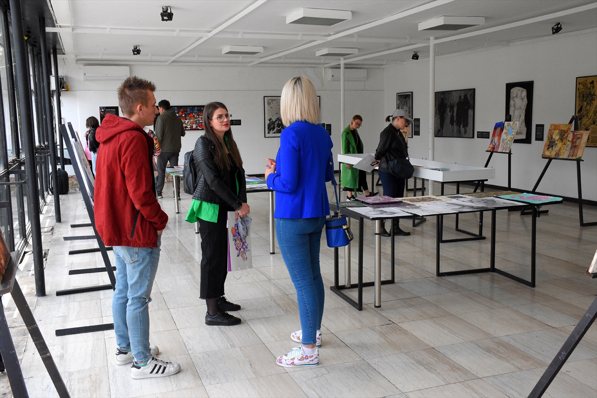 U Historijskom muzeju BiH humanitarna izložba za pomoć Ukrajincima