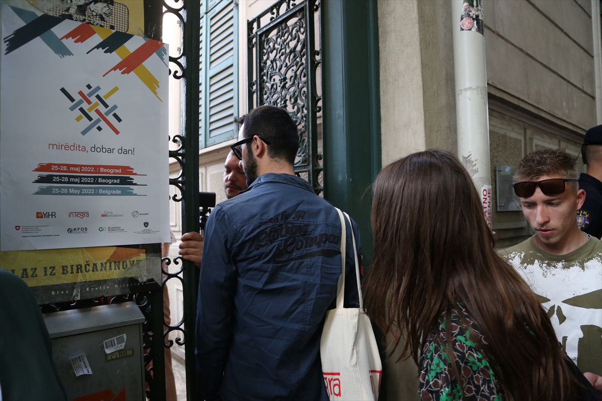 Dojava o bombi pred otvaranje festivala Miredita – dobar dan