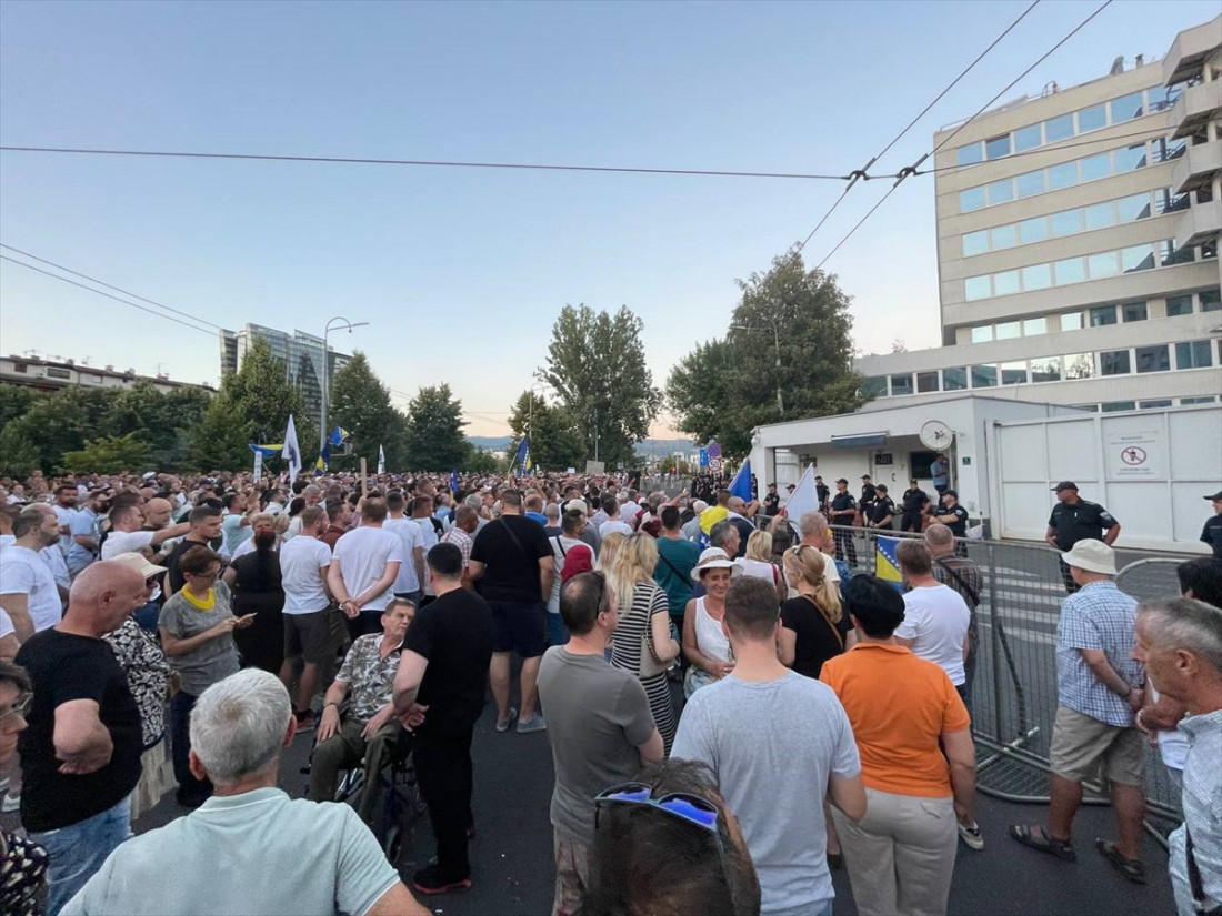 MUP KS: Protestu u Sarajevu prisustvovalo više od sedam hiljada građana