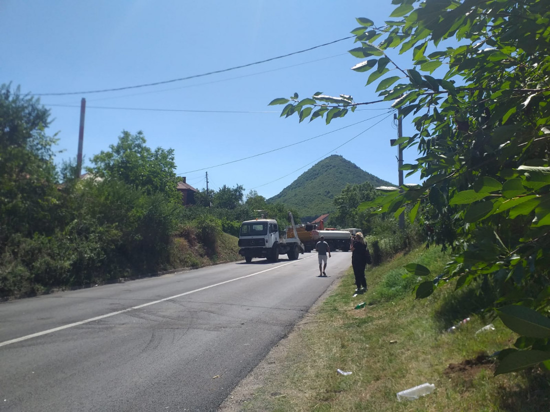 Uklonjenje barikade prema graničnim prelazima Jarinje i Brnjak