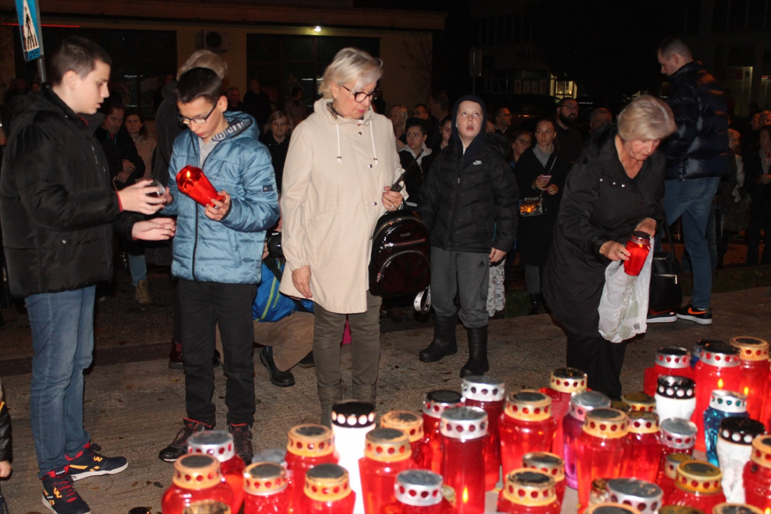 Mostar uz Vukovar: Svijeće za žrtve u Vukovarskoj ulici