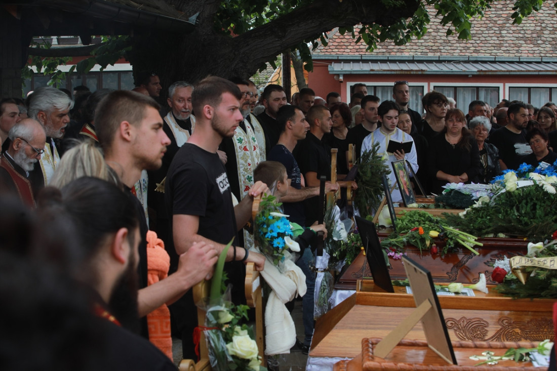 Sahranjeno deset žrtava masovnih ubistava u Beogradu i okolini Smedereva