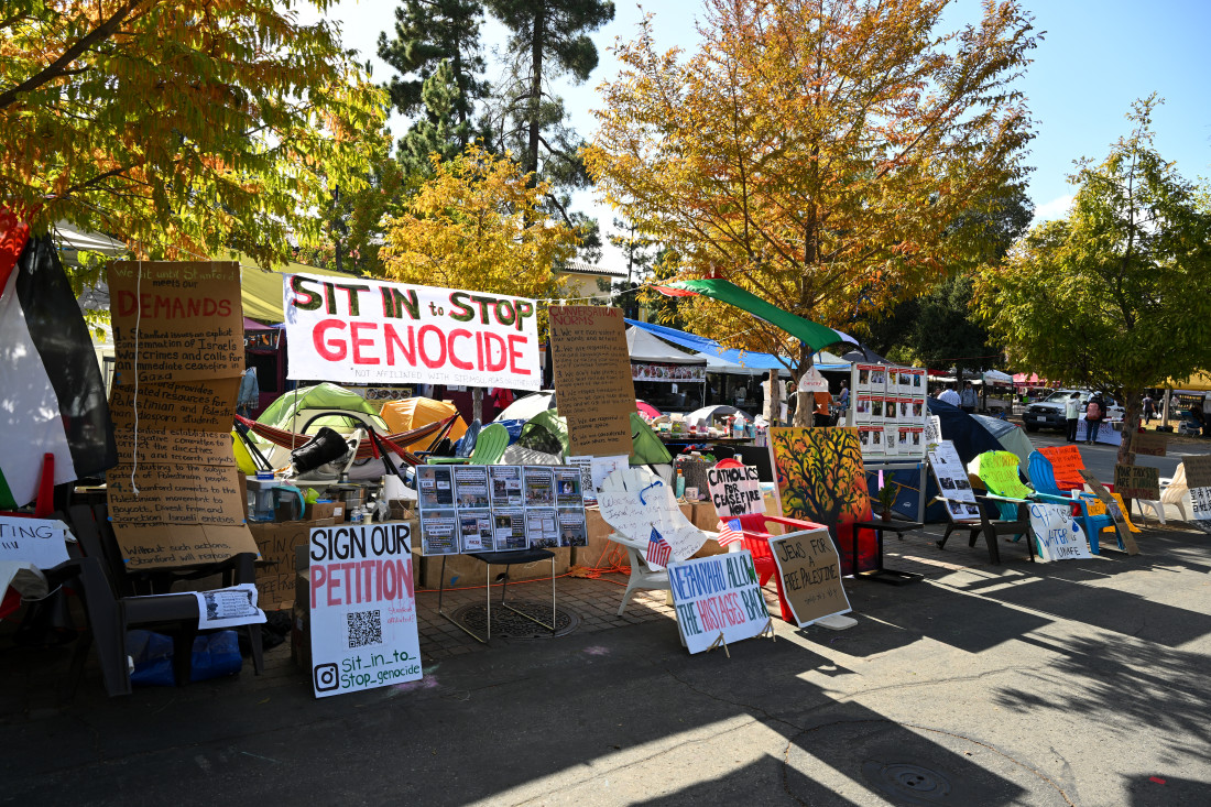 Grupa studenata na Univerzitetu Stanford protestuje u znak podrške Palestini