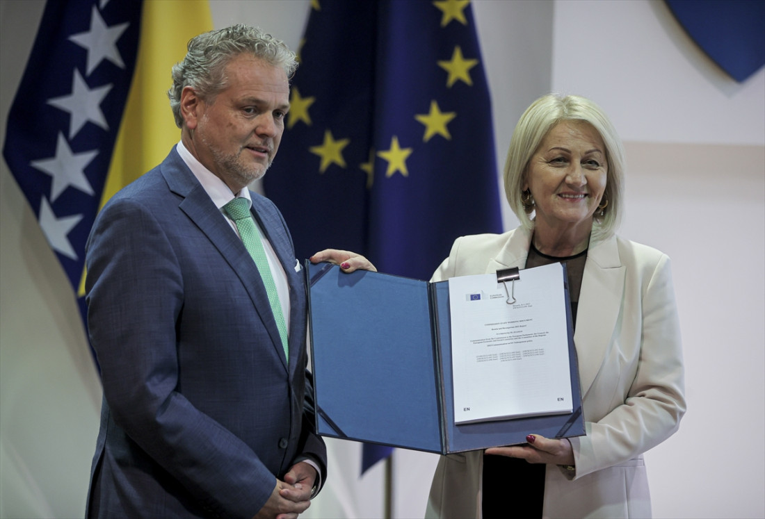 Sattler uručio Krišto Izvještaj Evropske komisije o našoj zemlji