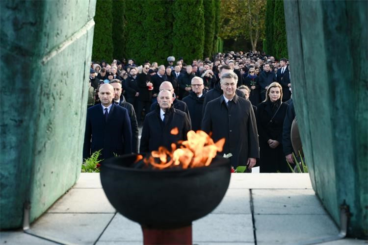 U Vukovaru obilježena 32. godišnjica tragedije i stradanja