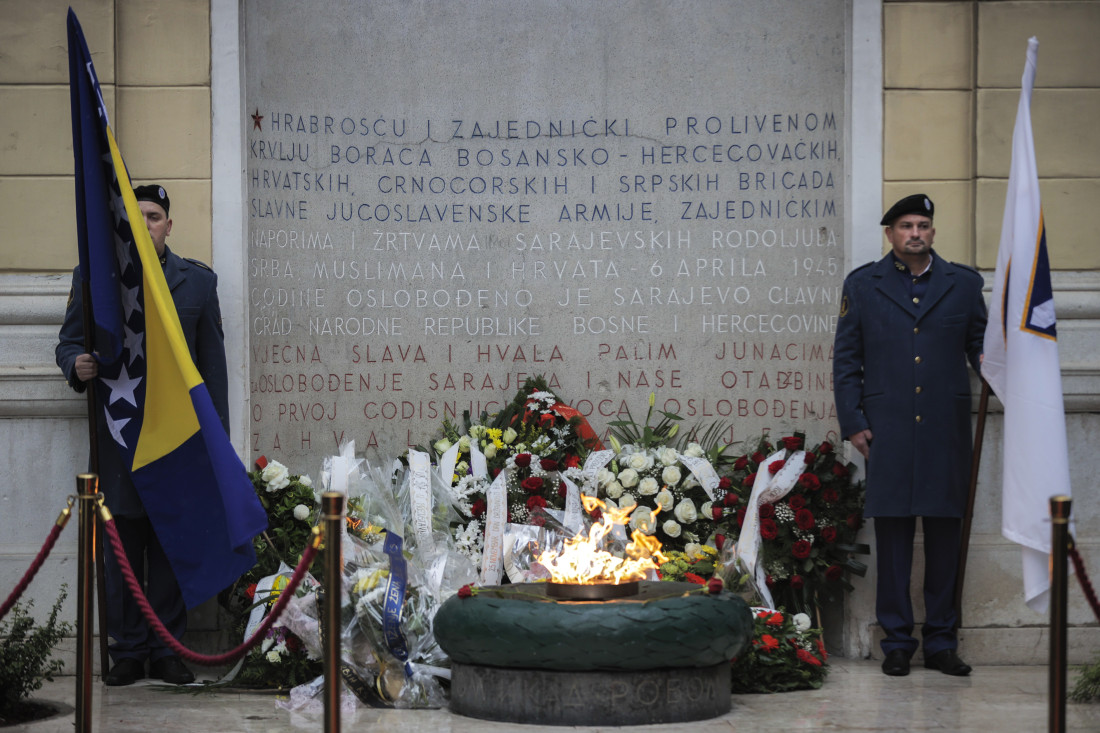 Dan državnosti BiH: Polaganje cvijeća na spomen-obilježjima u Sarajevu