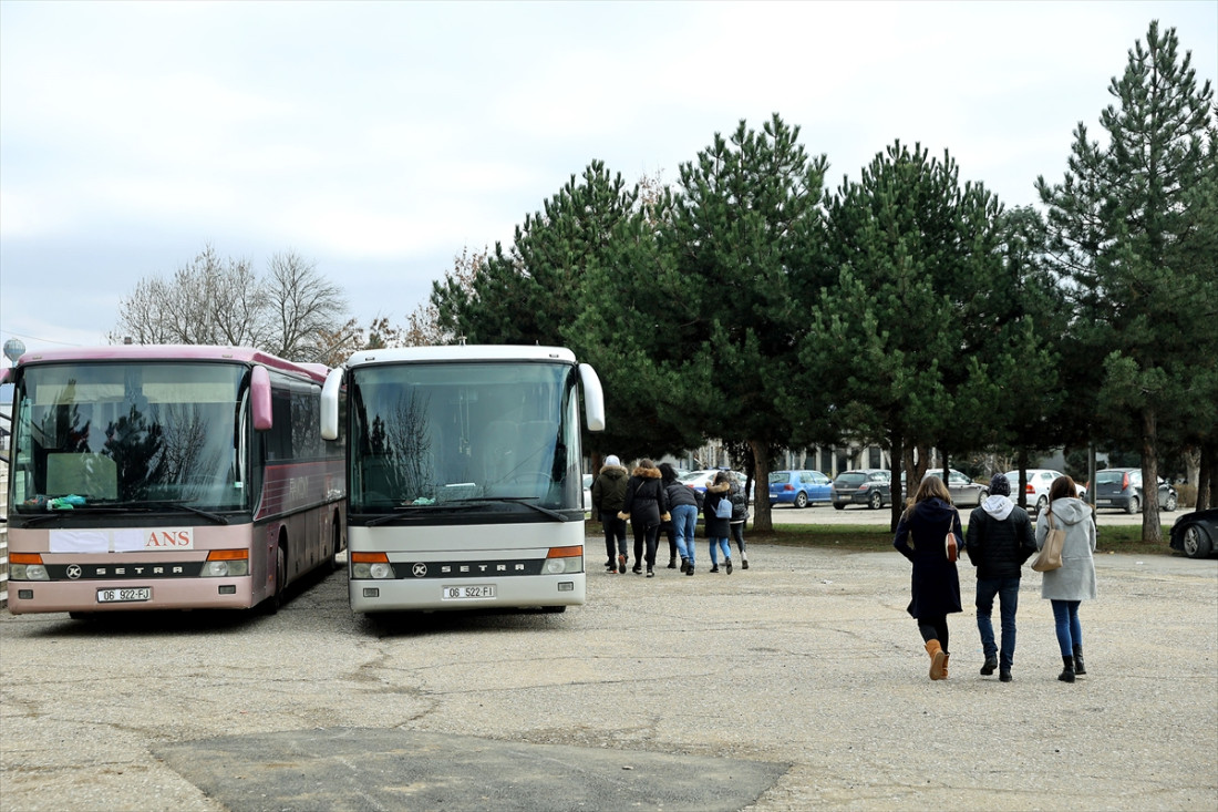 Izborni dan u Srbiji obilježilo masovno organizovano dovođenja birača