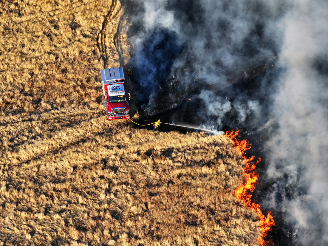 Vatrogasci pokušavaju obuzdati požar u Californiji