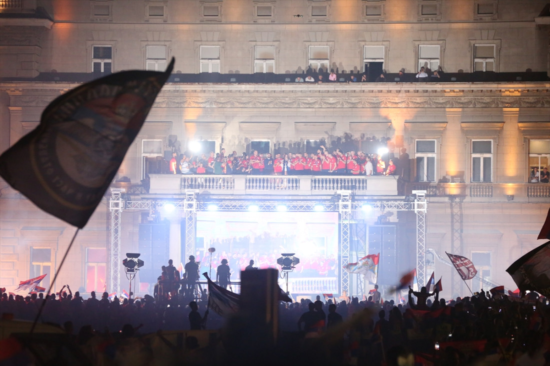 Hiljade građana u Beogradu dočekalo osvajače medalja