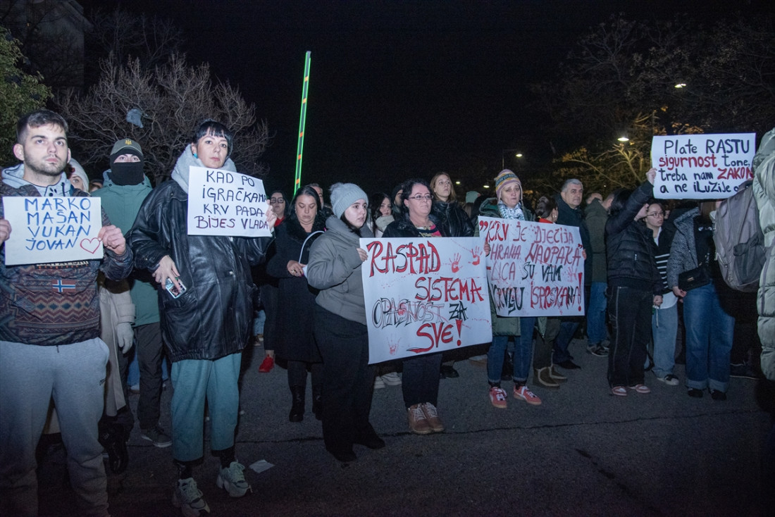 Građani Crne Gore odali počast stradalima na Cetinju i zatražili demilitarizaciju društva